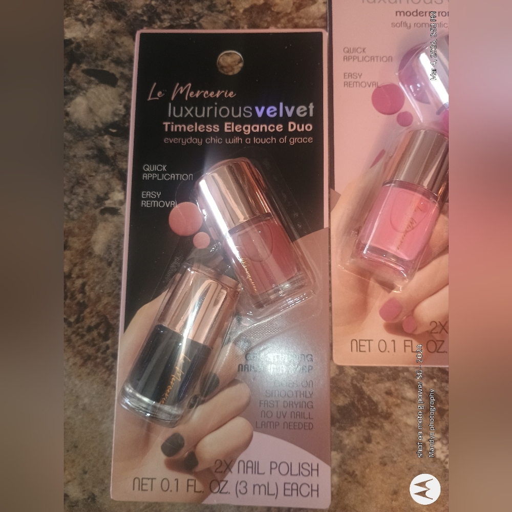 Luxurious Velvet Nail Polish 8 Piece Set - Picture 4 of 5